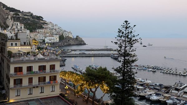 Amalfi.thumb.jpg.2caf2e357f9f53b36d866d0d5e5a0fd6.jpg